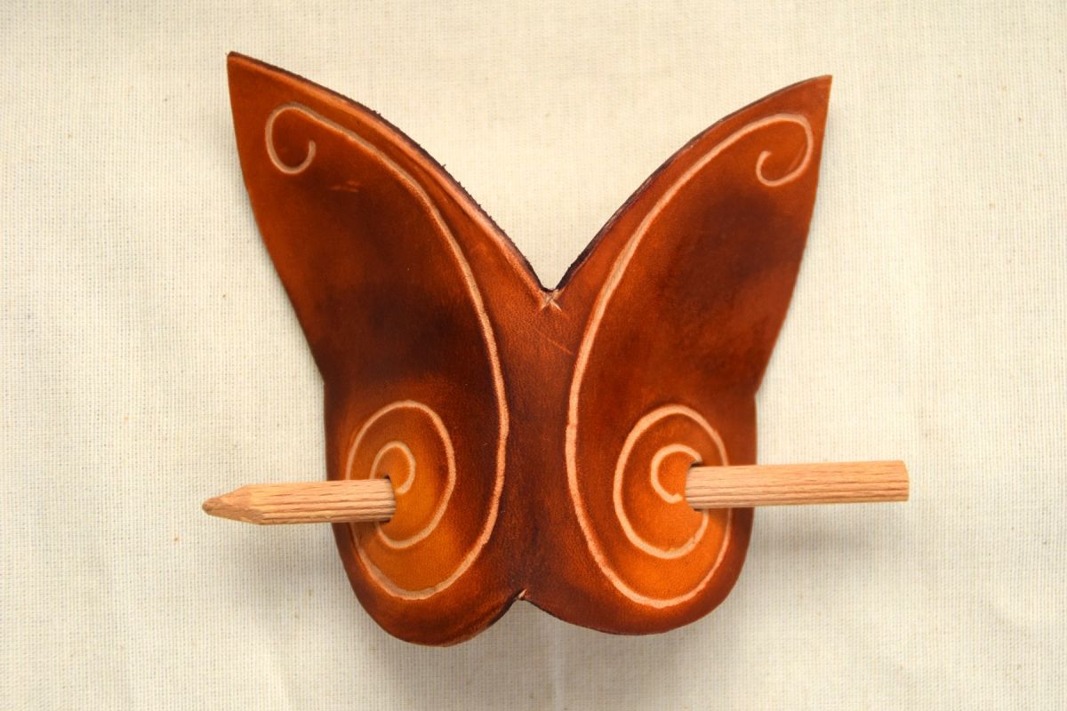 barette cuir forme papillon 