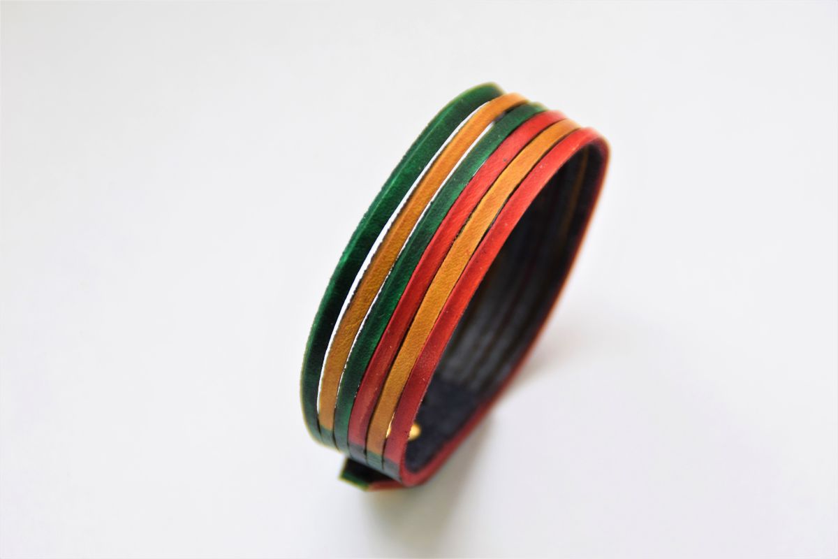bracelet cuir 6 brins couleurs