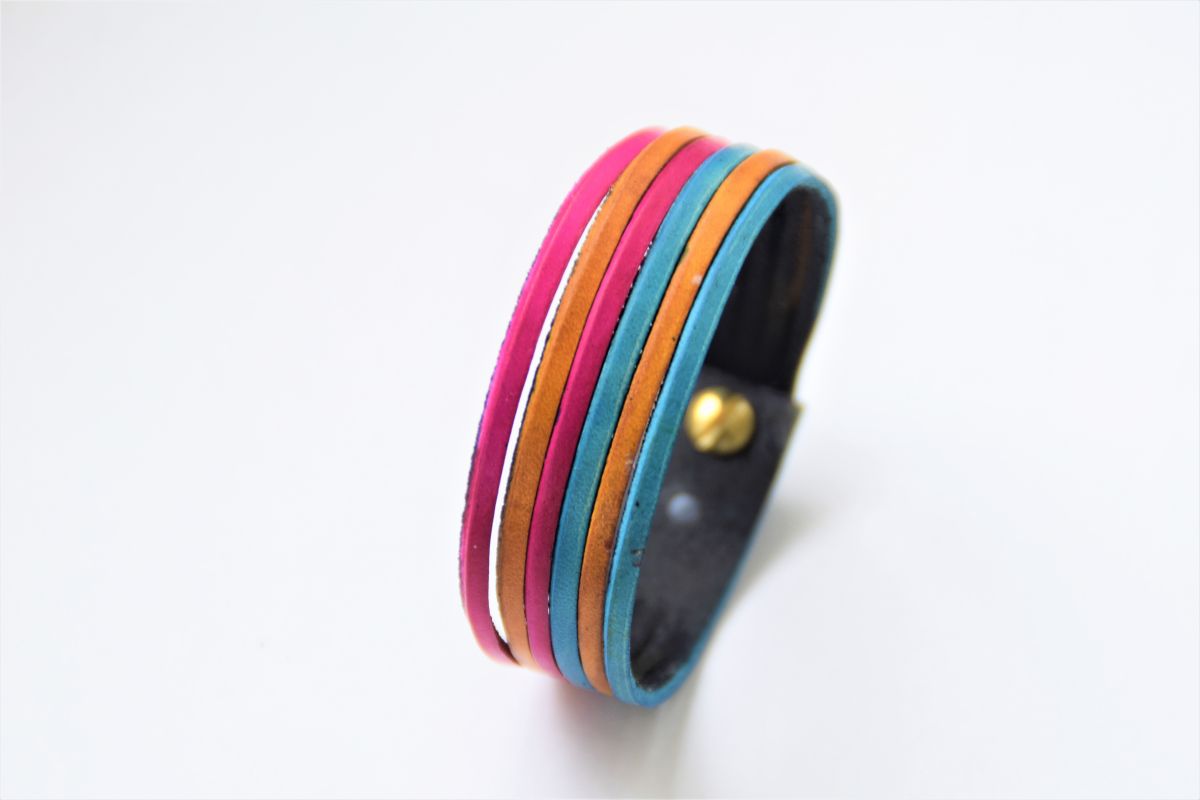 bracelet cuir 6 brins couleurs
