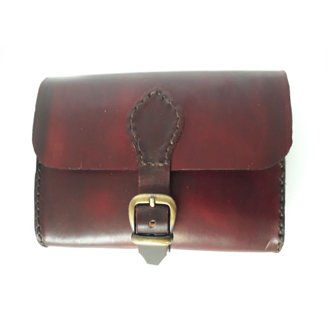 Pochette cuir fabrication artisanale